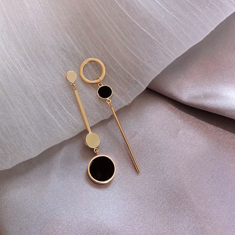 Simply Dropping Gorgeous Gold and Black Earrings