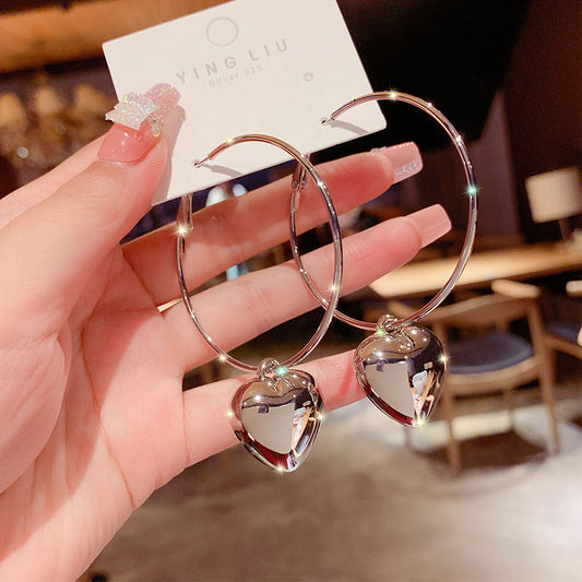 A Transparent Heart Earring Set