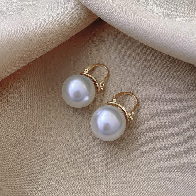 Fresh Pearl Temperament Earrings