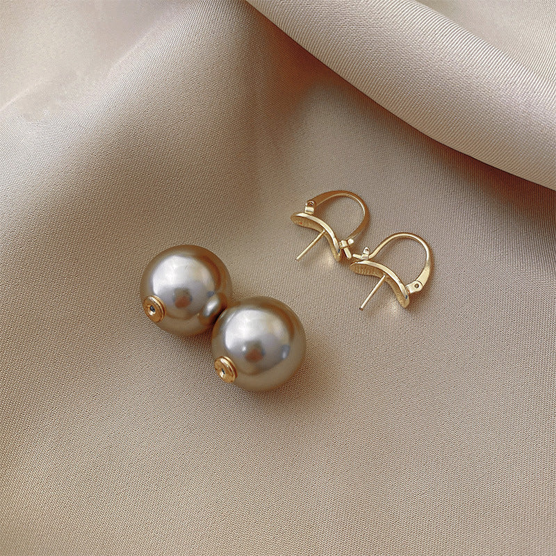 Fresh Pearl Temperament Earrings